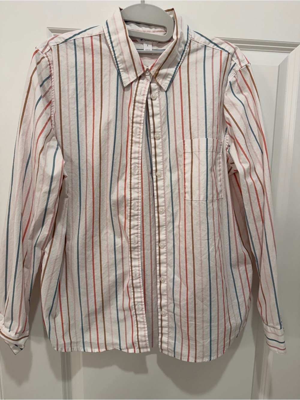 Market & Spruce White Button-Down Shirt with Red and Blue Stripes